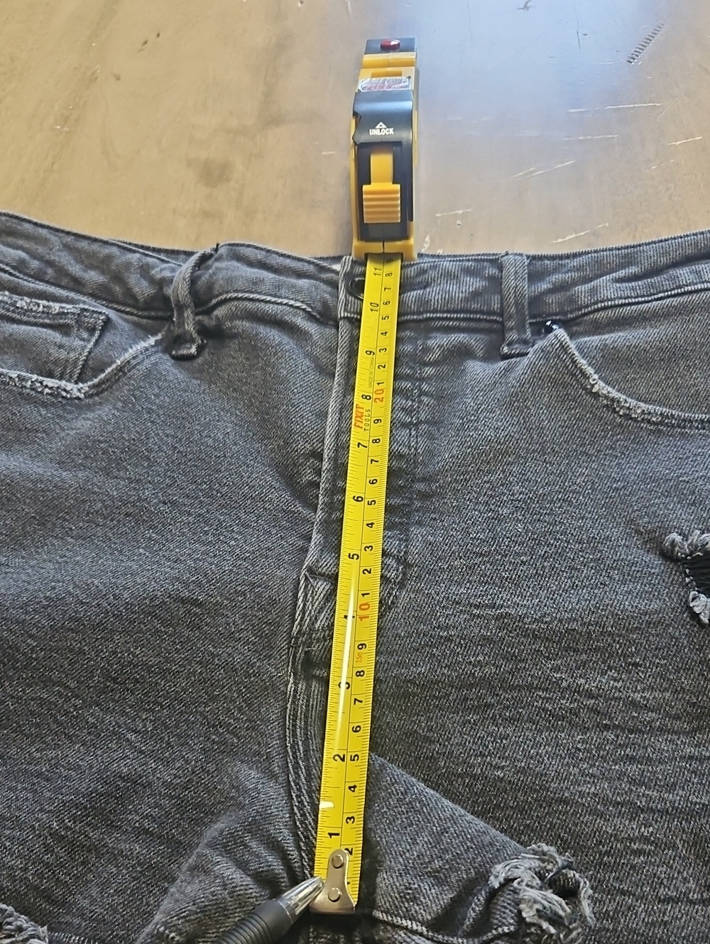 Good American High-Rise Distressed Black Denim Shorts - Women Size 14/32 - Picture 6 of 12